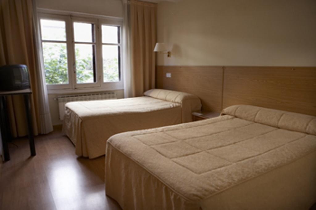 Hostal Bezana บูร์โกส ภายนอก รูปภาพ